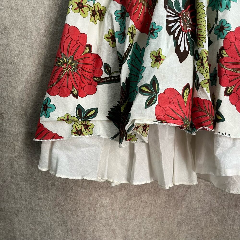 6 Degrees White and Red Floral Skirt Size Small - Picture 3 of 6